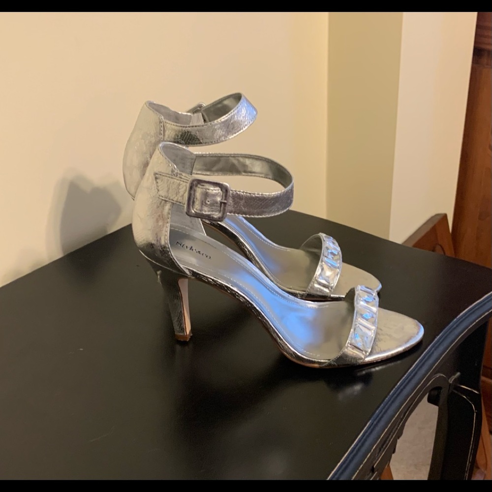 Style & Co. grey heels